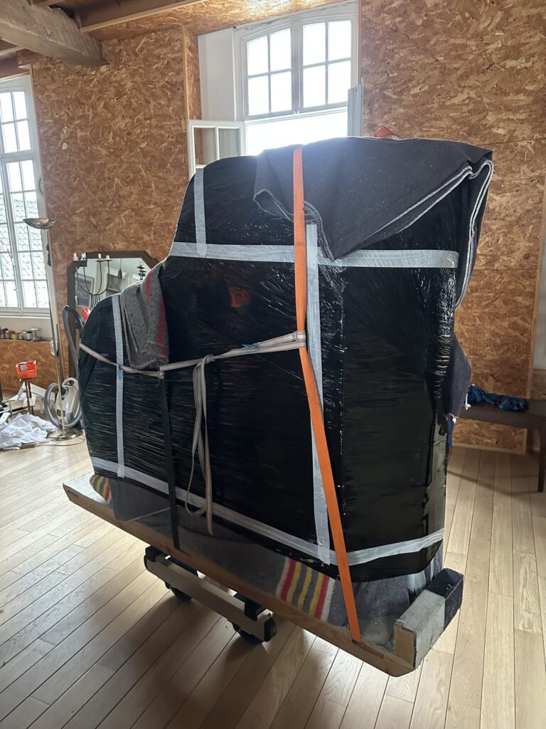 Emballage d'un piano pour stocker chez my storage box.